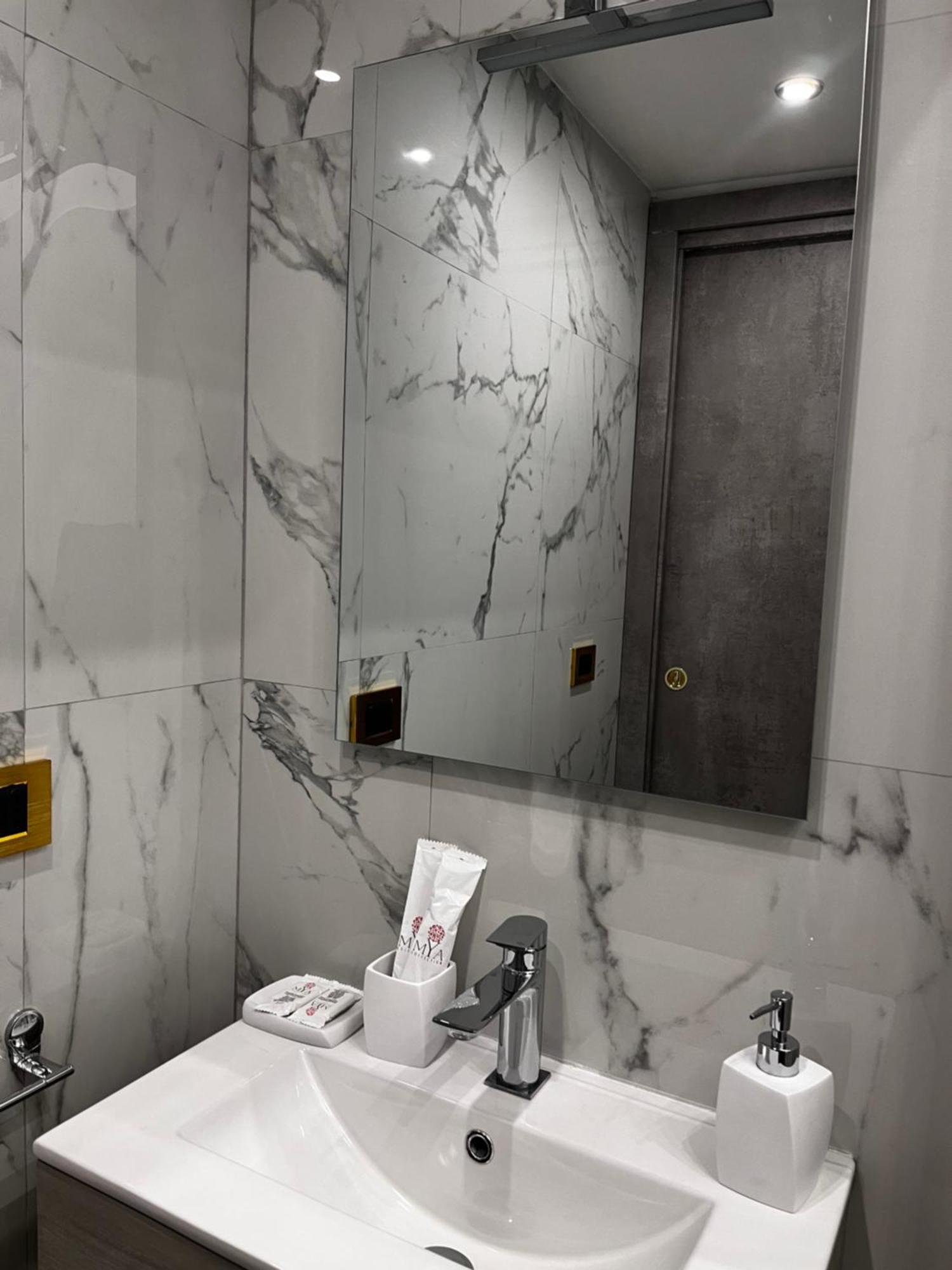Gold House Apartment *